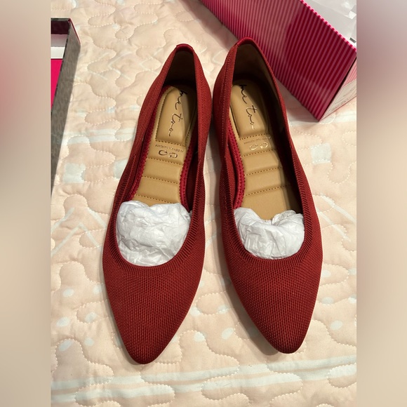 MeToo Red Mesh Slip On Cushion Pointy Flat Shoes Size 8 NWT - Picture 7 of 9